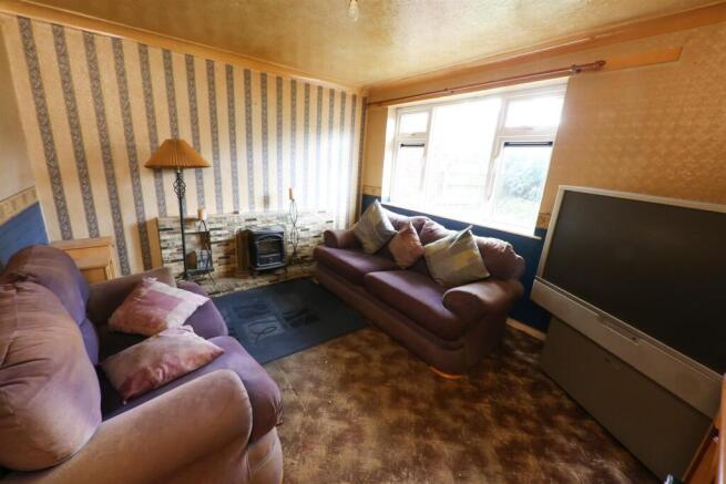 Lilac Crescent, Edlington, Doncaster photo 3
