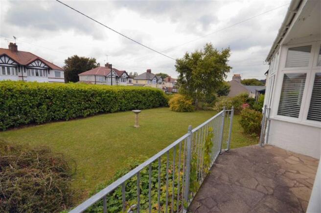 FRONT GARDEN
