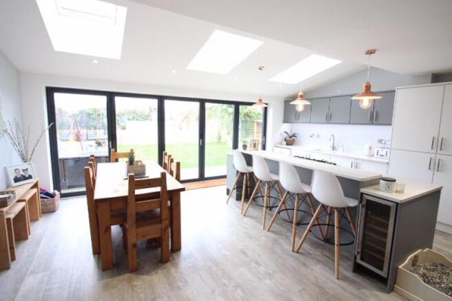 Dining/Kitchen