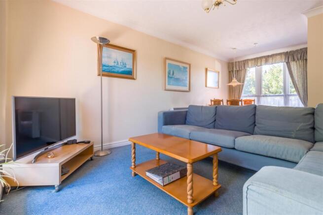 Living area (3)