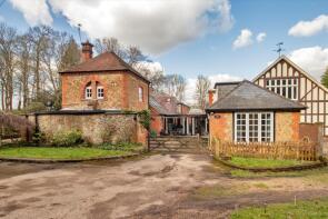 Stable Cottage, Brasted Road, Westerham TN16 1LJ
