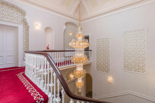 12 bed Detached for sale Image 8