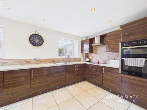 Orchid Close,Kirkby-in-Ashfield,Nottingham,NG17 8PH photo 4
