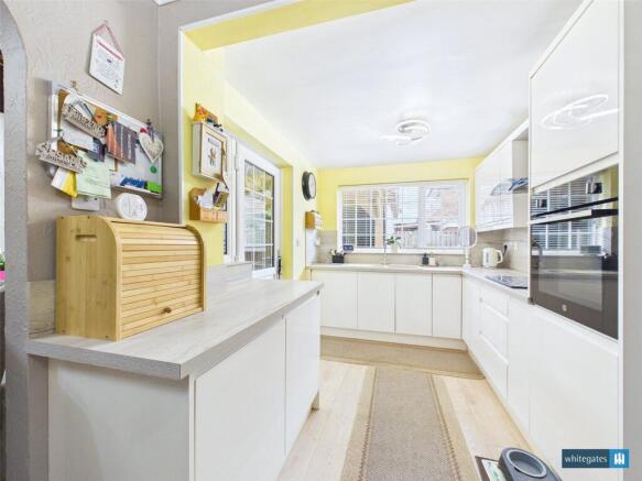 3 bed Bungalow for sale Image 4