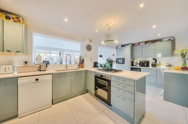 1396024-10-695e4f...