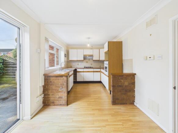 CAM02023G0-PR0202-STILL016