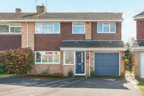 Carters Way, Wisborough Green, RH14