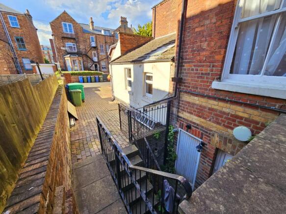 2 bed Flat for sale Image 10