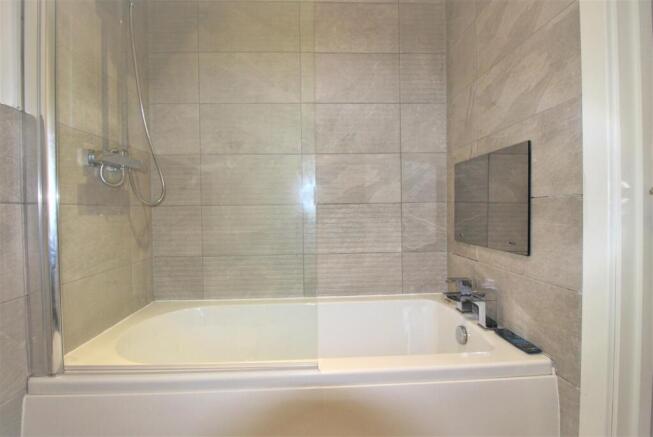2 bed Flat to rent Image 9