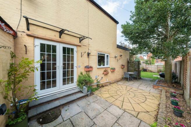 15 Beeston Street-023.jpg
