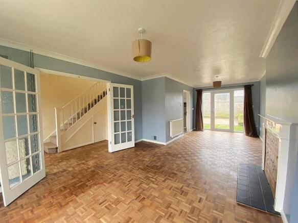 17 Chartres Close - Lounge2.jpg