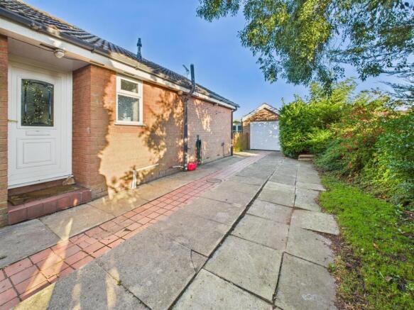 2 bed Detached Bungalow for sale Image 10