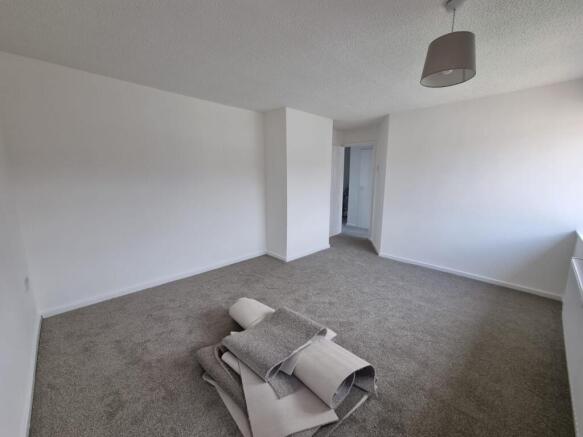 3 bed Terraced to rent Image 10