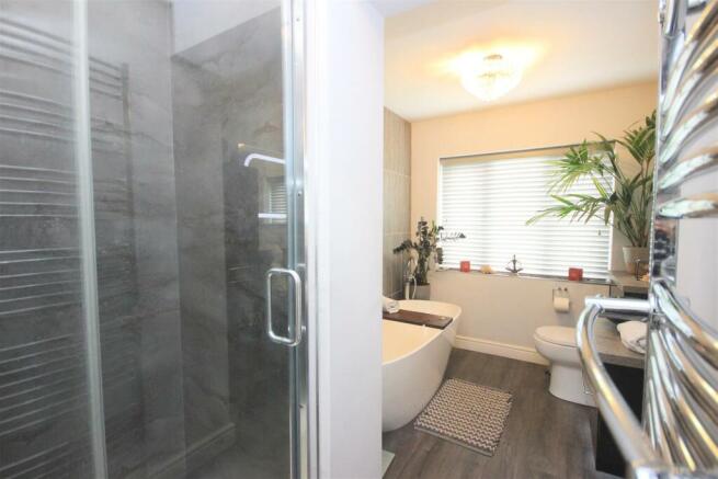 bathroom (2).JPG