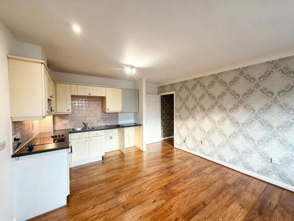 20 Luton Road, Lo...