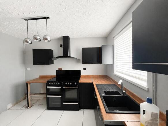 1 Draycott Cresent - Kitchen.jpeg