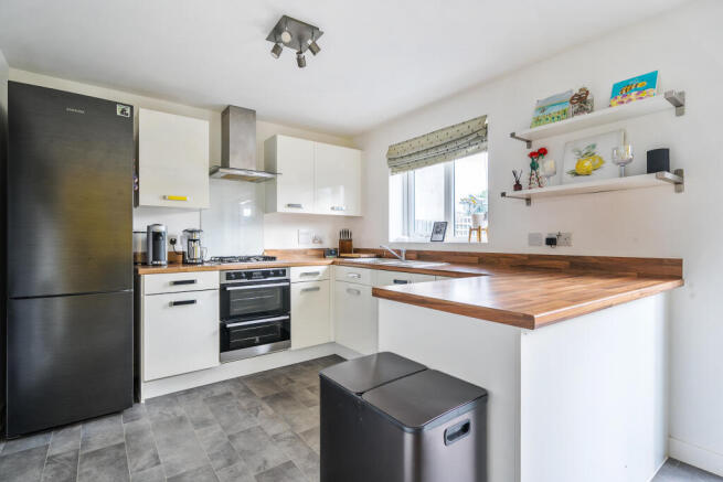 1410406-9-698df2de39440