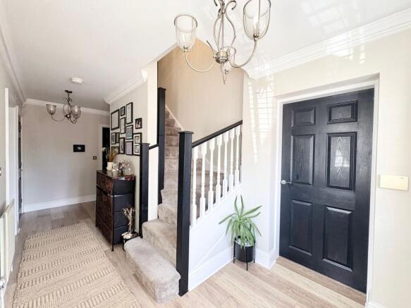 4 bed Detached for sale Image 5