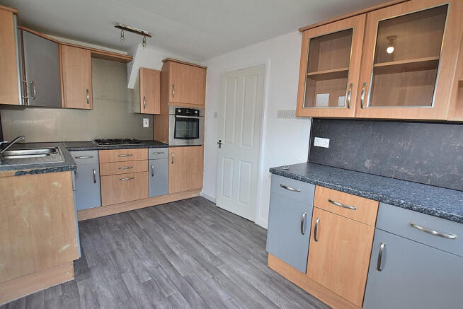 3 bed Semi-Detached for sale Image 4