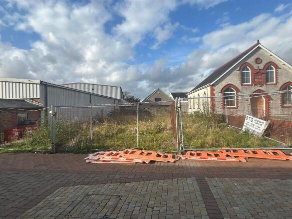 WhatsApp Image 2025-10-29 at 15.17.07 (1).jpeg