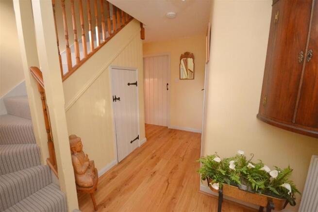 Hallway 1 (6).jpg
