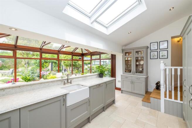 2 bed Detached Bungalow for sale Image 9