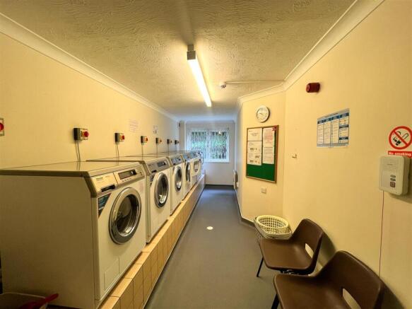 COMMUNAL LAUNDRY ROOM