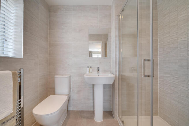 4 bed Detached for sale Image 5