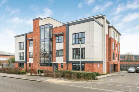 Great North Road, Hatfield, AL9
