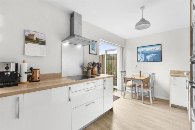 Peters Close-14.jpg