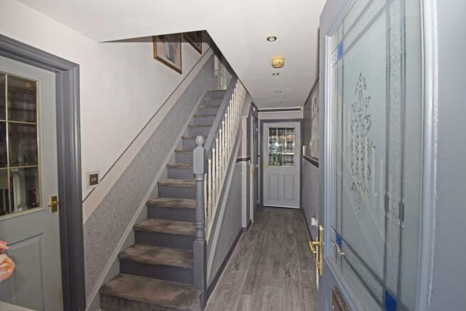 3 Impney Way, hall.jpg