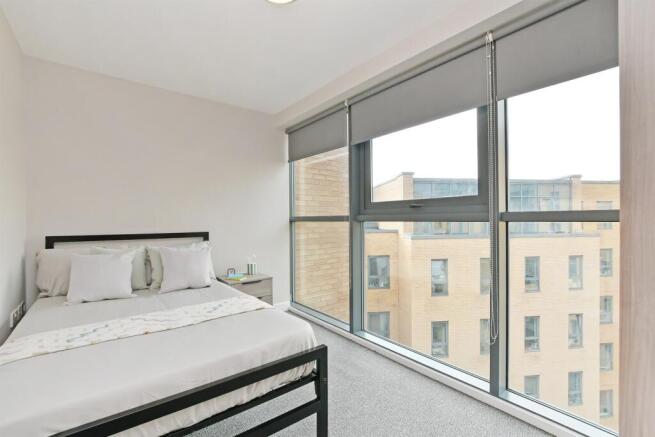2 bed Apartment to rent Image 9