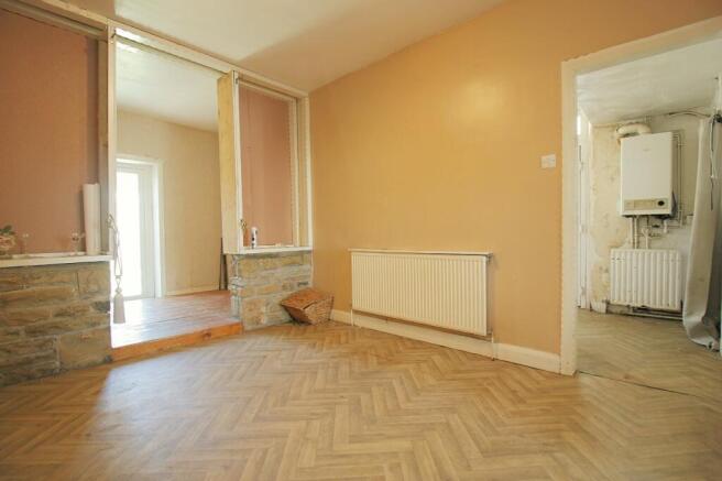 3 bed Semi-Detached for sale Image 8