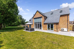 1, Charlecote Barns, Stratford Road, Wellesbourne CV35 9ES