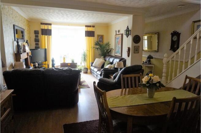 Lounge/Dining Room