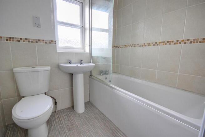 2 bed House to rent Image 9