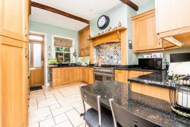 3 bed Terraced for sale Image 9