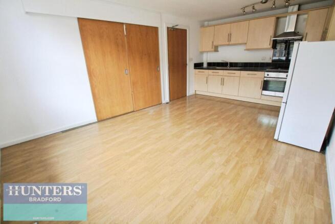 2 bed Apartment to rent Image 4