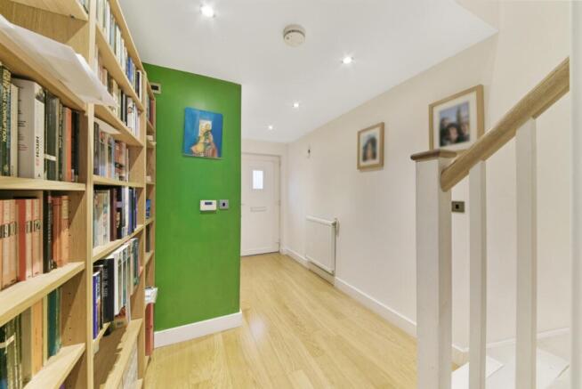 FAIRTHORN ROAD, 3...