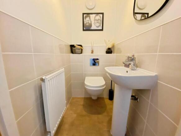 4 bed Detached for sale Image 11