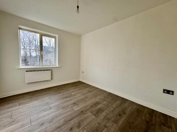 2 bed Terraced to rent Image 4