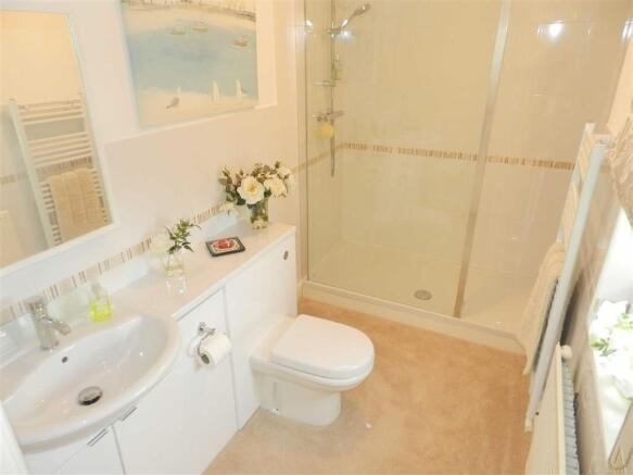 ENSUITE SHOWER ROOM
