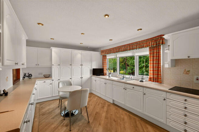 3 Southbank, Easter Park Drive, Edinburgh, EH4 6SG photo 4