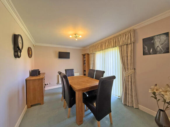4 bed Detached for sale Image 5
