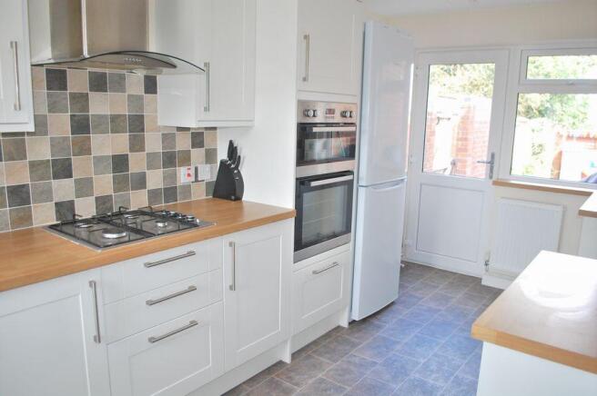 KITCHEN / DINING ROOM