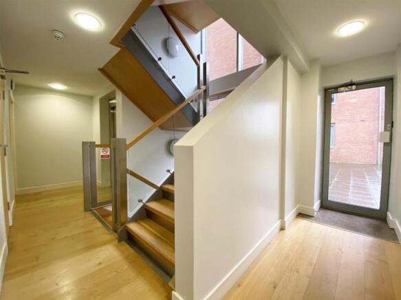 COMMUNAL ENTRANCE