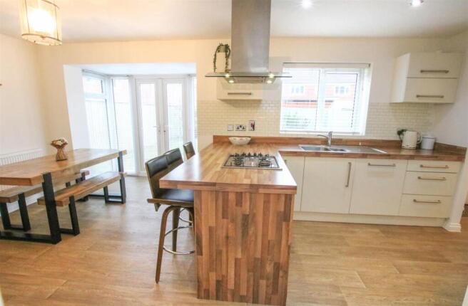 OPEN PLAN LIVING DINING KITCHEN