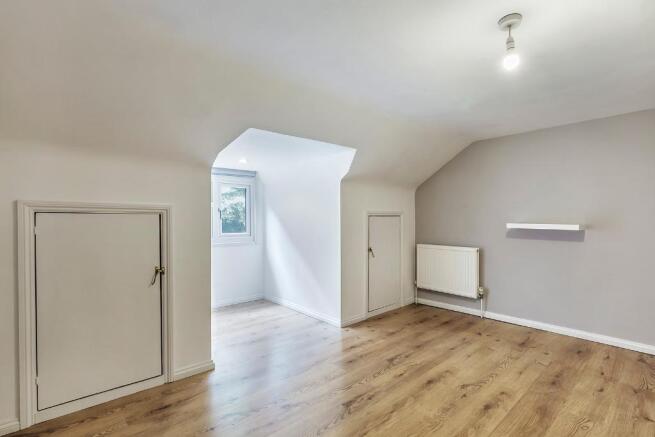 Fifth bedroom