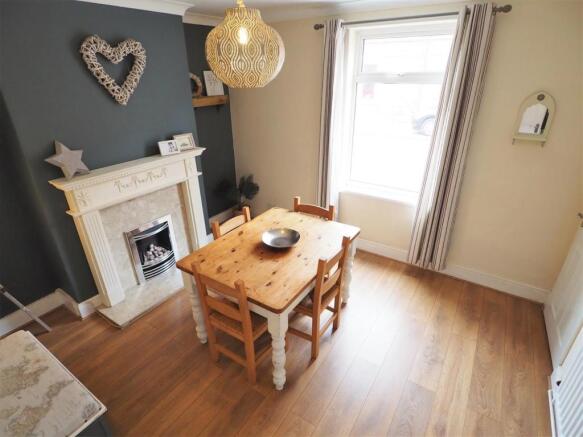 Dining Room 829