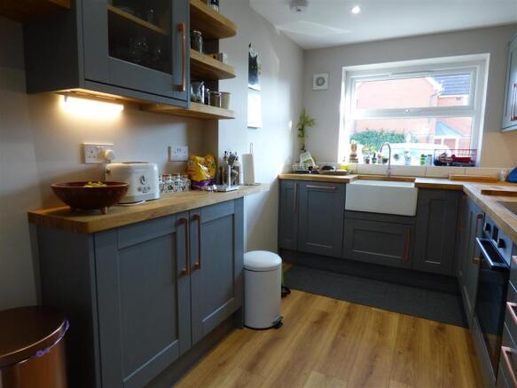 KITCHEN/BREAKFAST ROOM